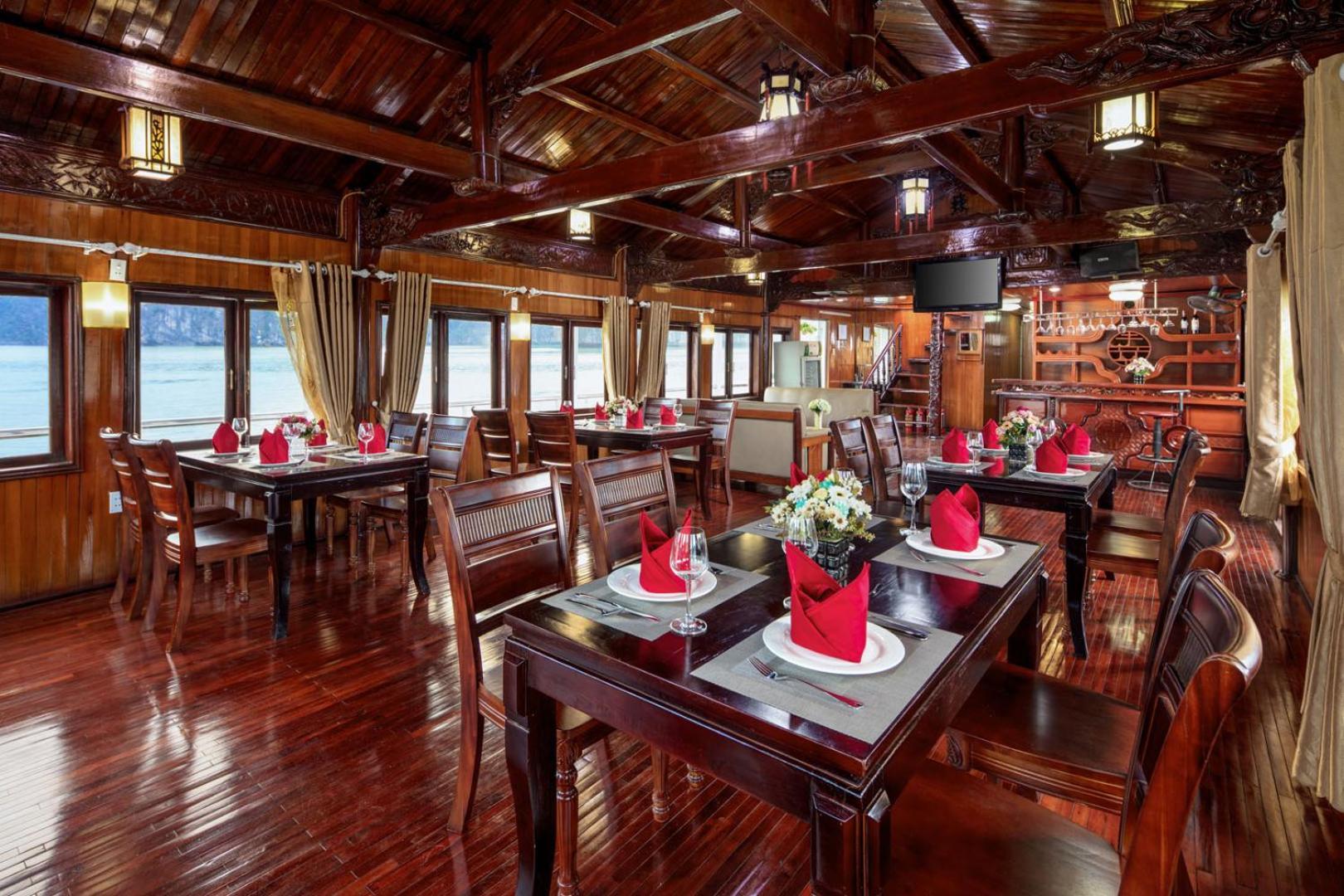 Cozy Bay Classic Cruise Ha Long Exterior photo