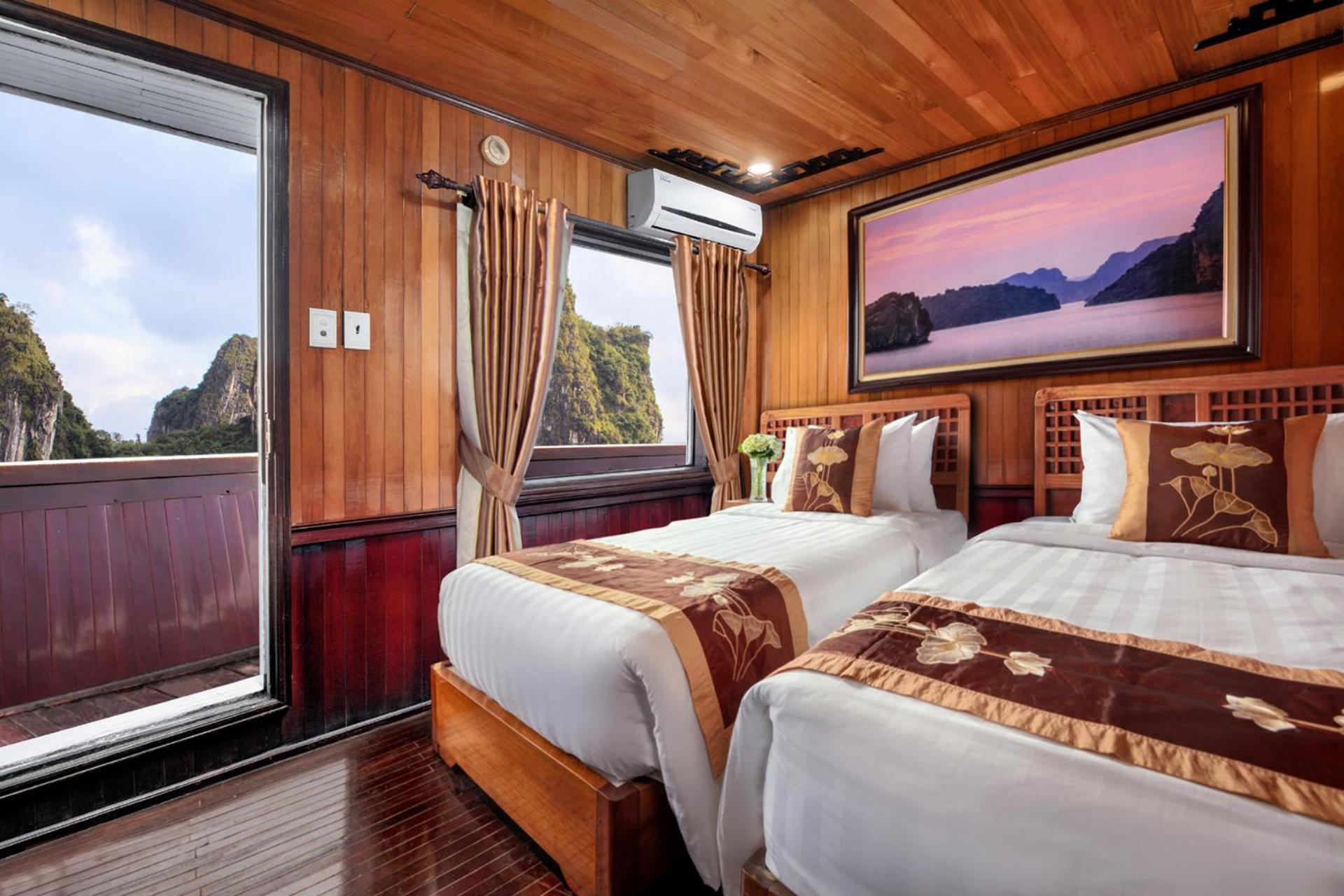 Cozy Bay Classic Cruise Ha Long Exterior photo