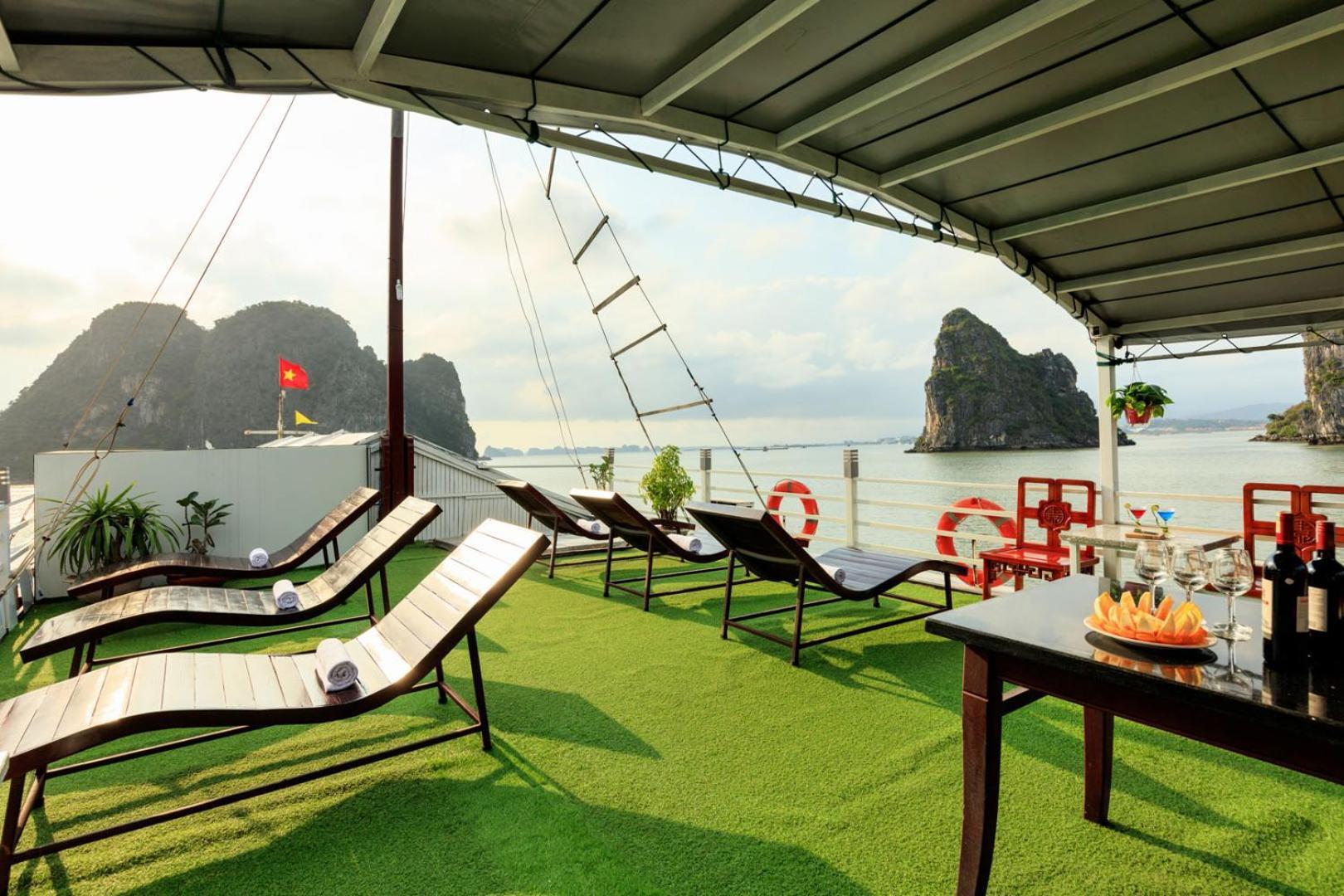 Cozy Bay Classic Cruise Ha Long Exterior photo