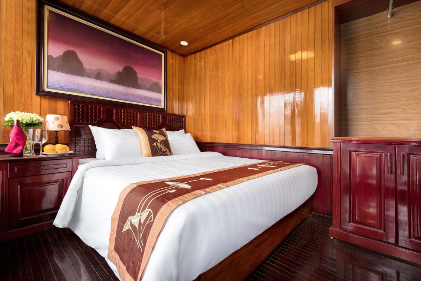 Cozy Bay Classic Cruise Ha Long Exterior photo